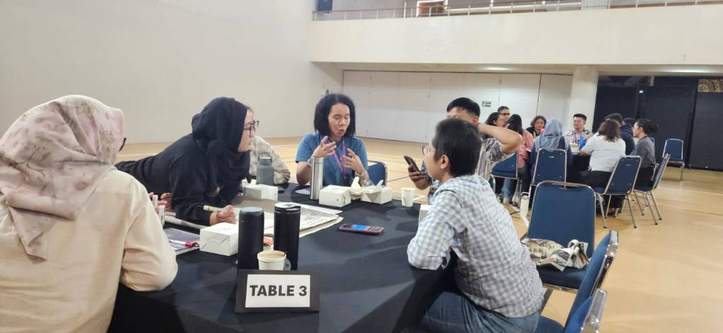 Another image of of certain participating group currently discussing the issues presented.